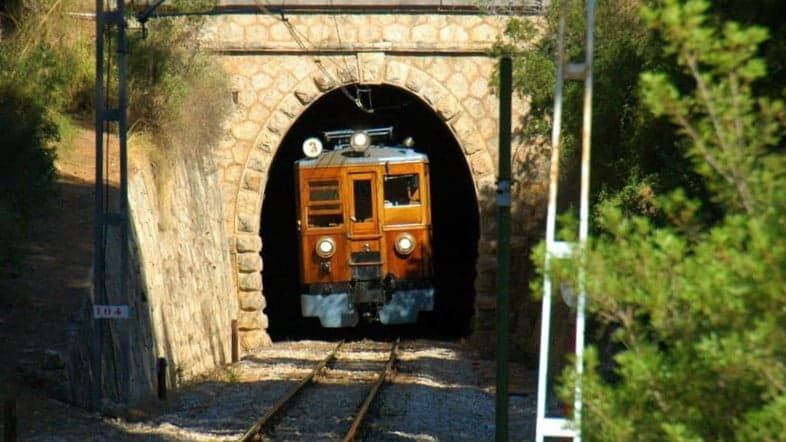 Ruta en el Tranvía y Tren de Sóller en Mallorca