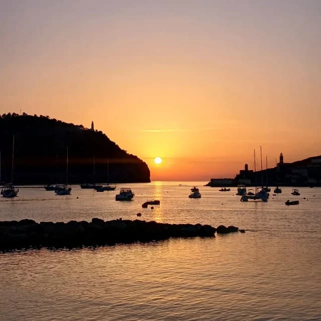 Atardecer de película en Puerto de Sóller.